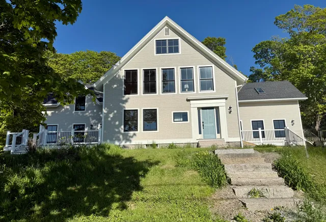 $1,279,000 | 46 Atlantic Avenue, Vinalhaven, ME 04863