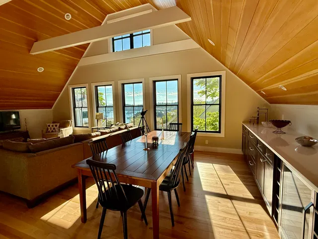 $1,279,000 | 46 Atlantic Avenue, Vinalhaven, ME 04863