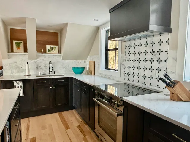 $1,279,000 | 46 Atlantic Avenue, Vinalhaven, ME 04863