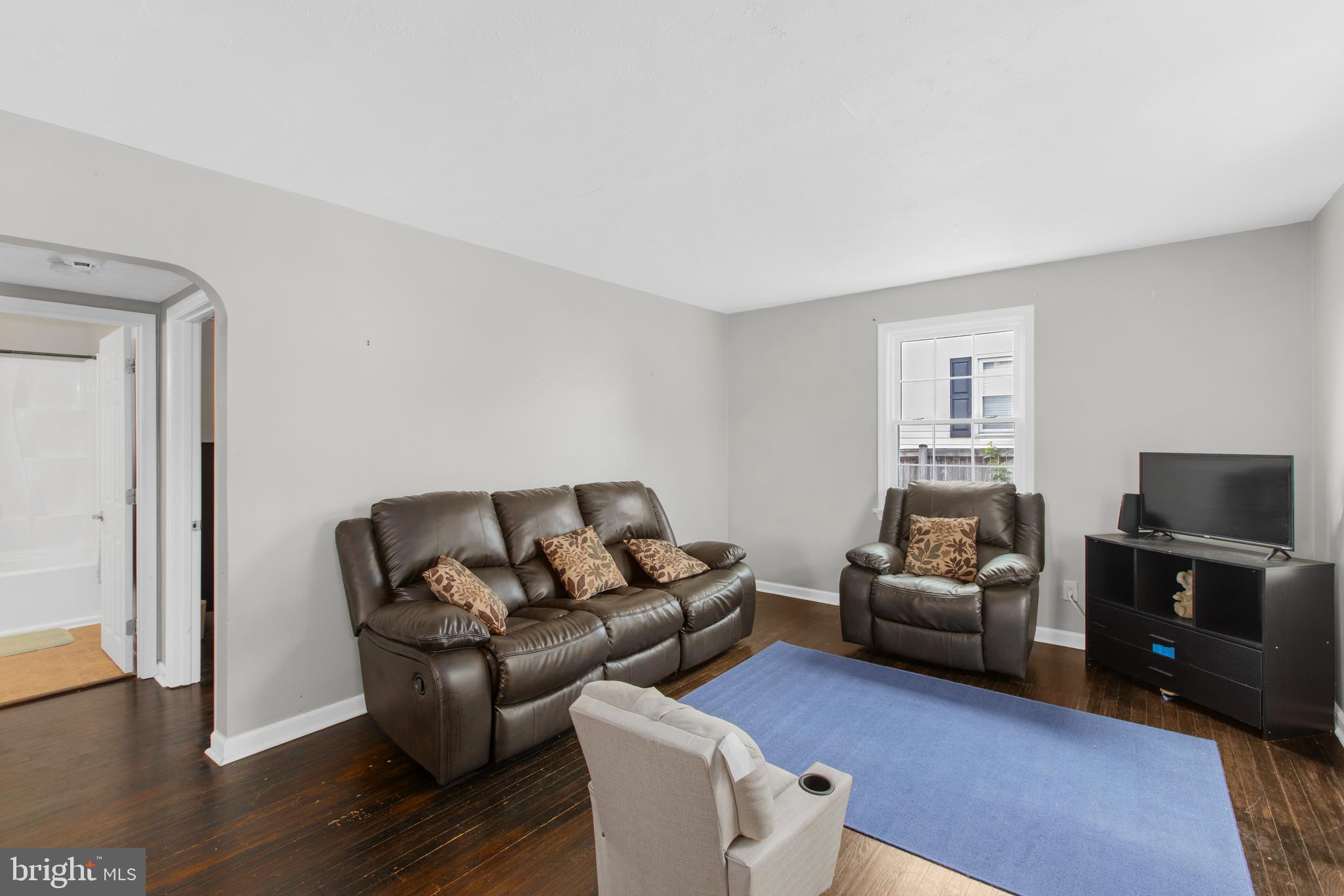 1528 Rita Road Dundalk, MD 21222 - Photo 9 of 28 Living Room