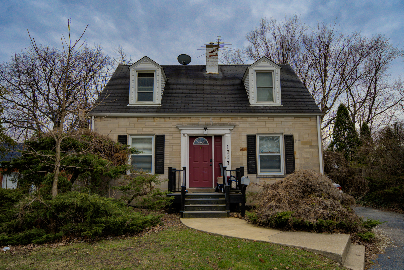 1717 183rd Street Homewood, IL 60430 - Photo 1 of 12 a front view of house with yard and green space