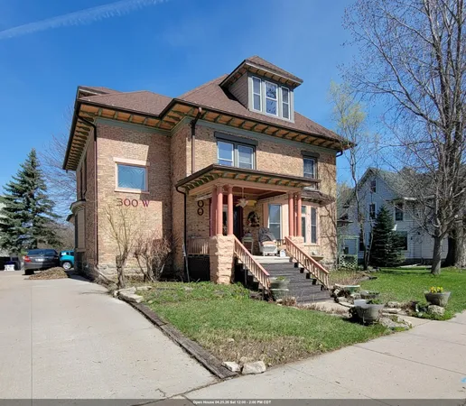 $525,000 | 300 West Prospect Avenue, Appleton, WI 54911