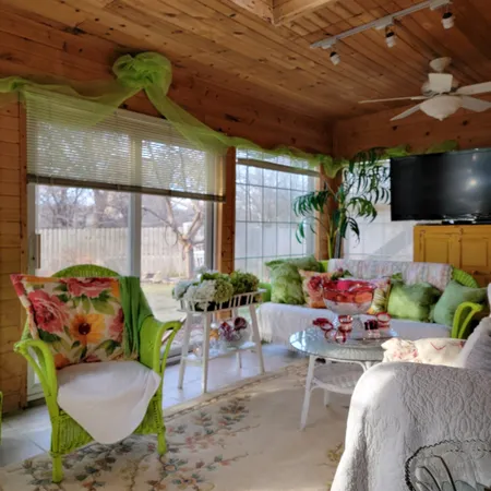 $525,000 | 300 West Prospect Avenue, Appleton, WI 54911