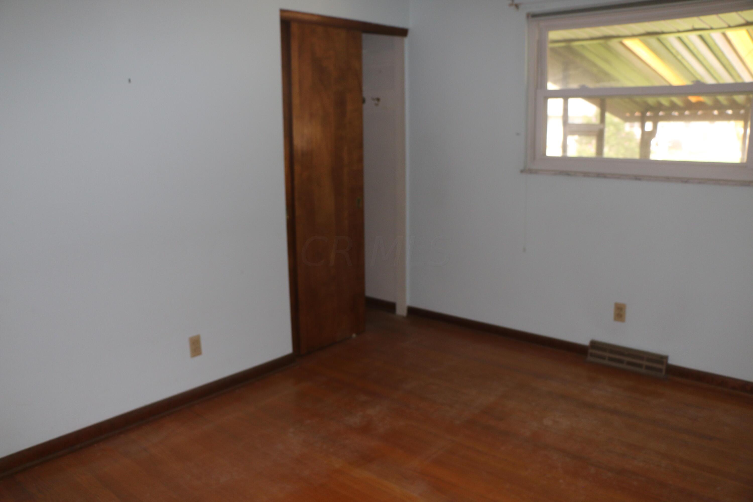 1262 Bernhard Road Columbus, OH 43227 - Photo 10 of 17 IMG_7928