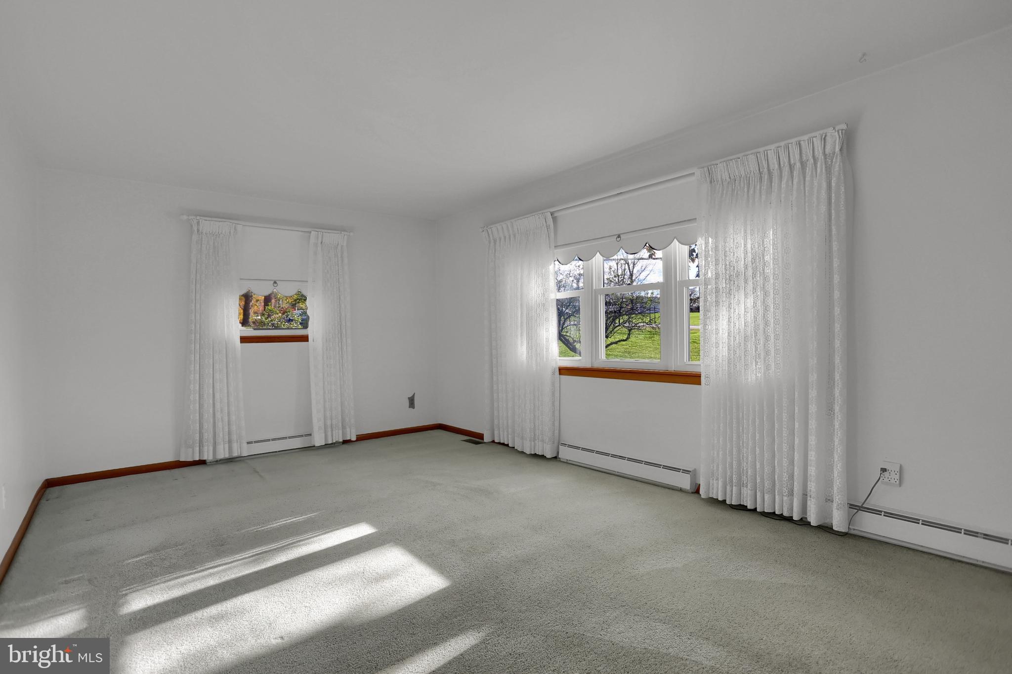305 Newberry Road Middletown, PA 17057 - Photo 20 of 48 Living Room