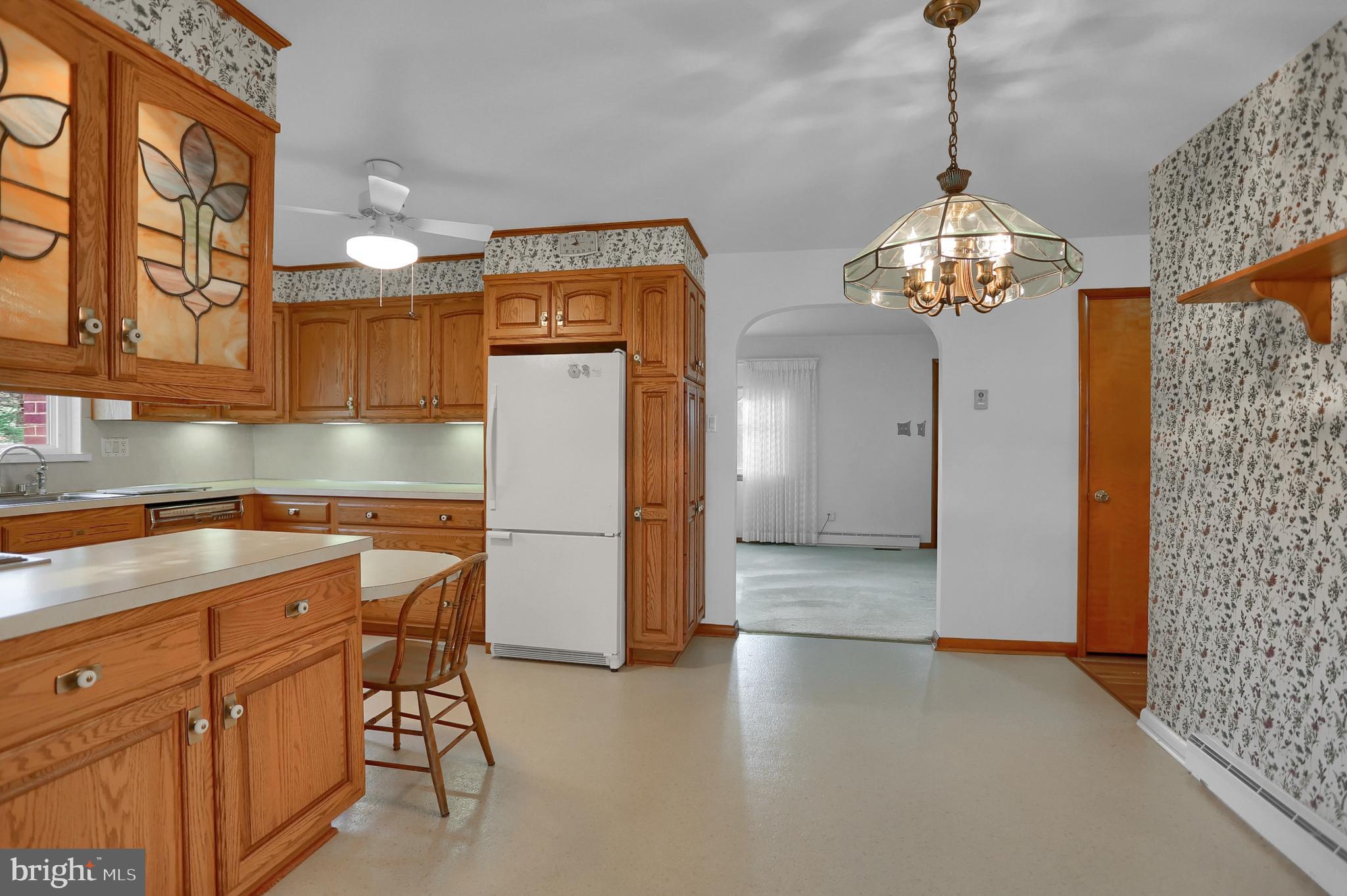 305 Newberry Road Middletown, PA 17057 - Photo 23 of 48 Kitchen with Dining Area