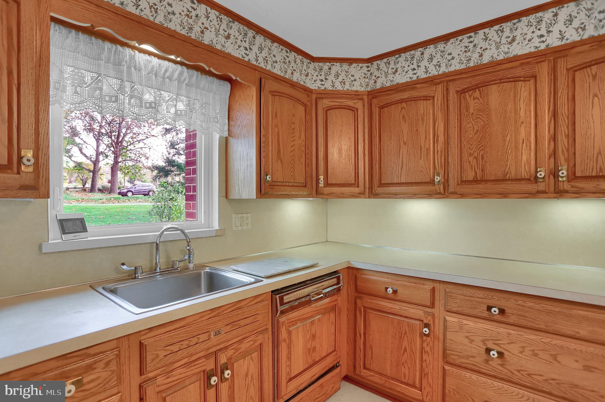 305 Newberry Road Middletown, PA 17057 - Photo 27 of 48 Look at all counter space!