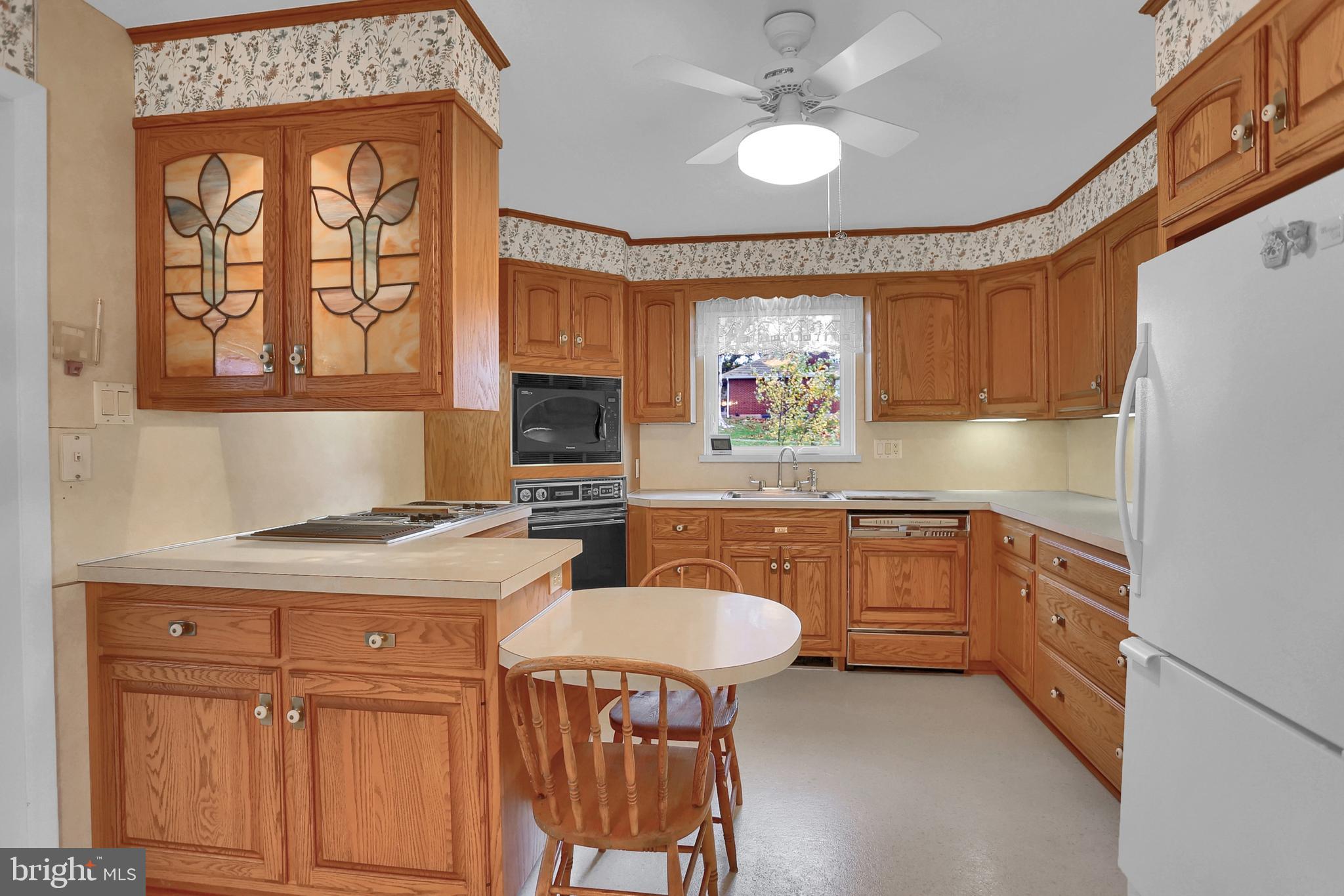 305 Newberry Road Middletown, PA 17057 - Photo 4 of 48 Kitchen with cute 2 seater.