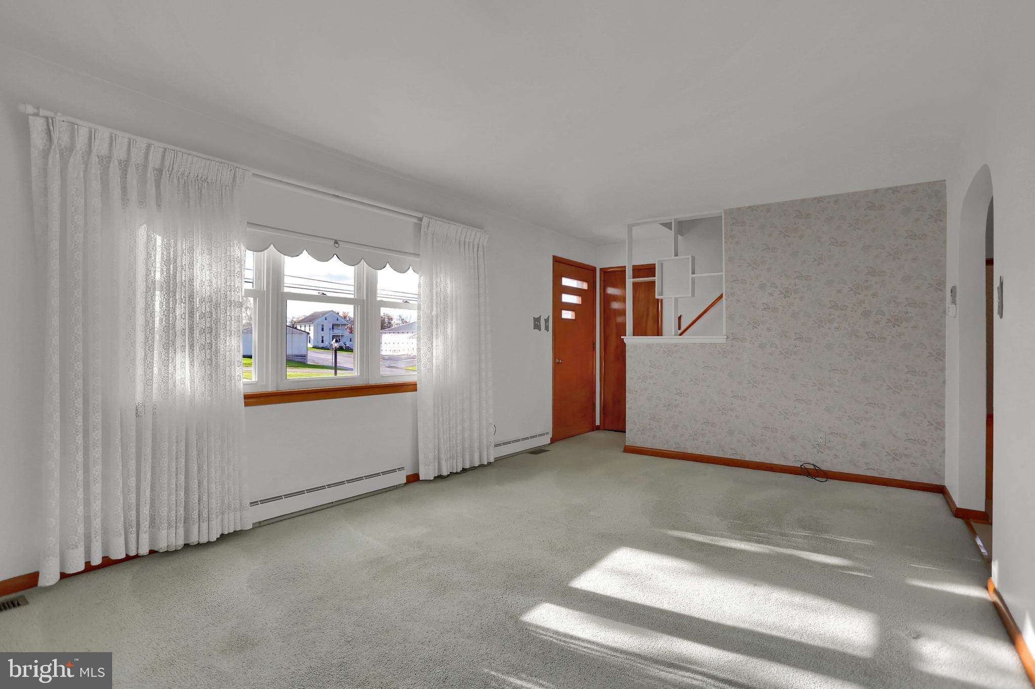 305 Newberry Road Middletown, PA 17057 - Photo 6 of 48 Living Room / front door