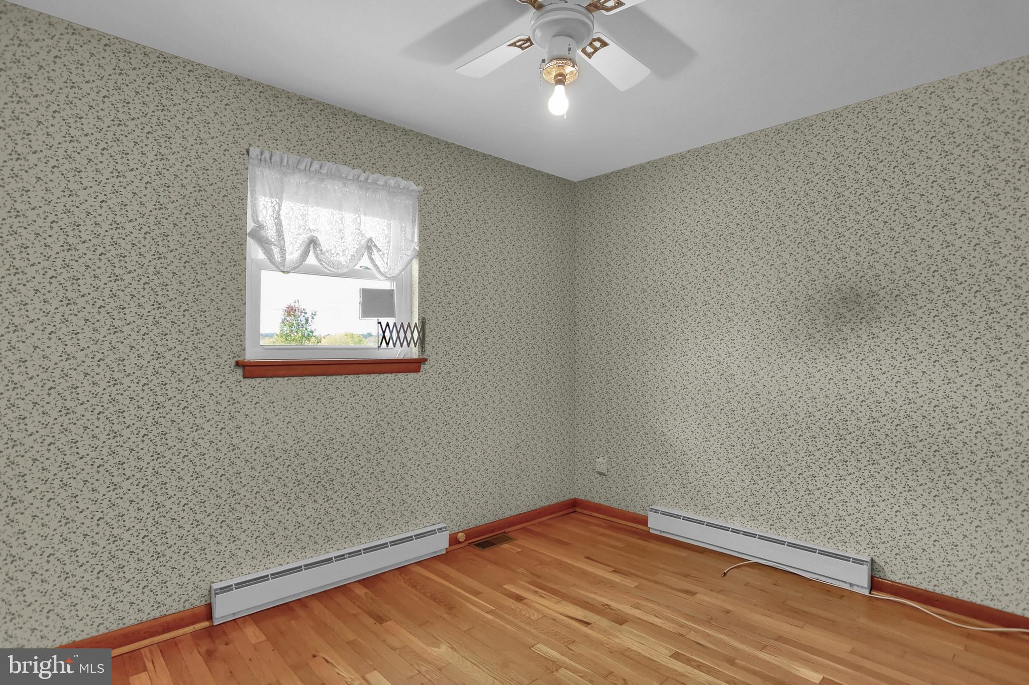 305 Newberry Road Middletown, PA 17057 - Photo 7 of 48 1st Floor Master Bedroom