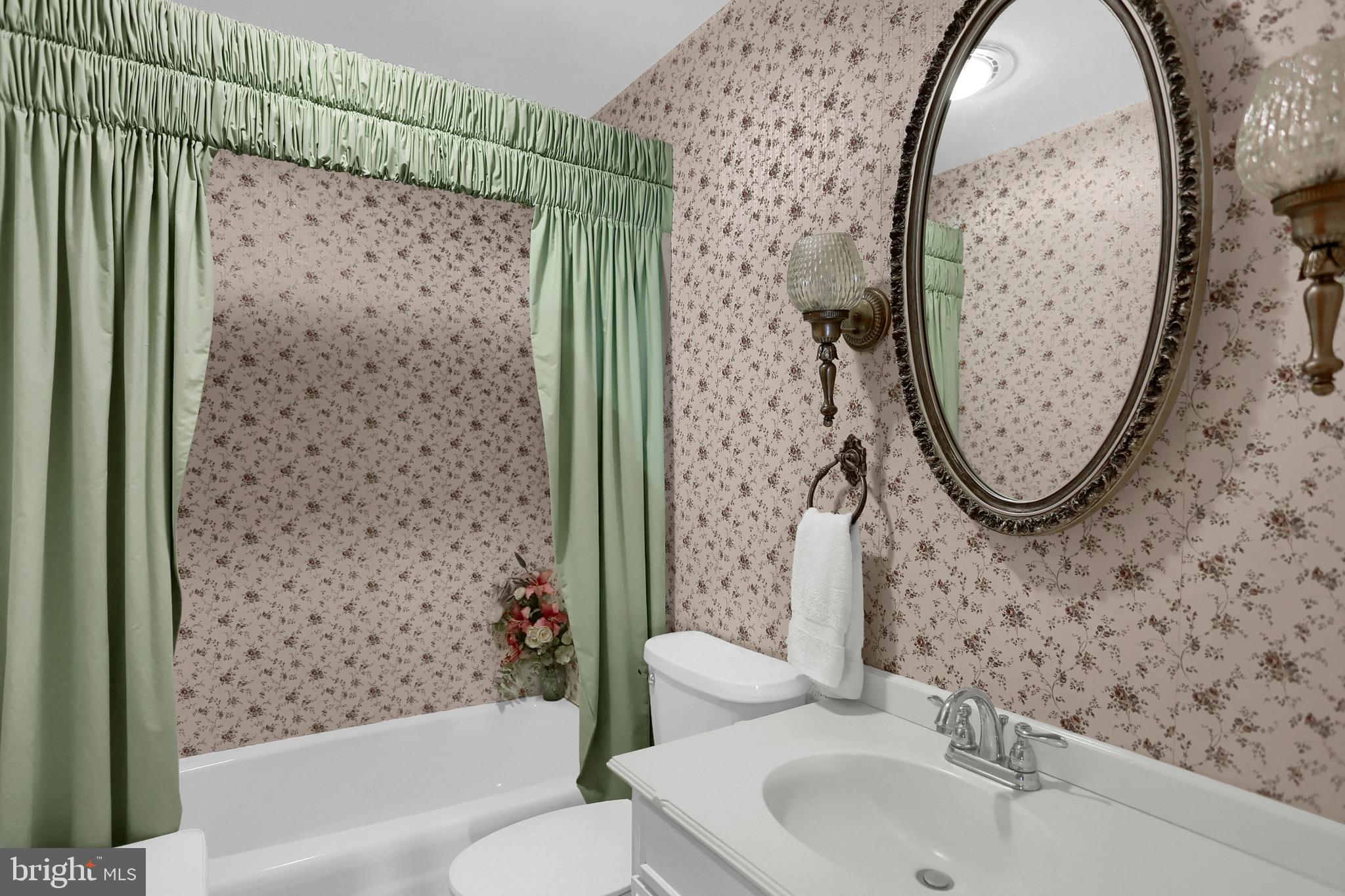 305 Newberry Road Middletown, PA 17057 - Photo 9 of 48 Full Bathroom #1