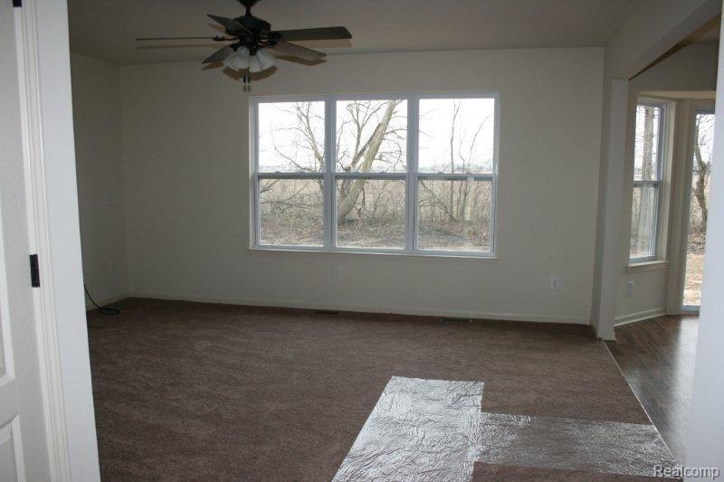 9083 Maple Ridge Drive Newport, MI 48166 - Photo 13 of 25 IMG_6599.jpg