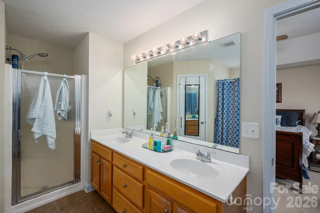 $465,000 | 104 Lakewood Drive, Kings Mountain, NC 28086