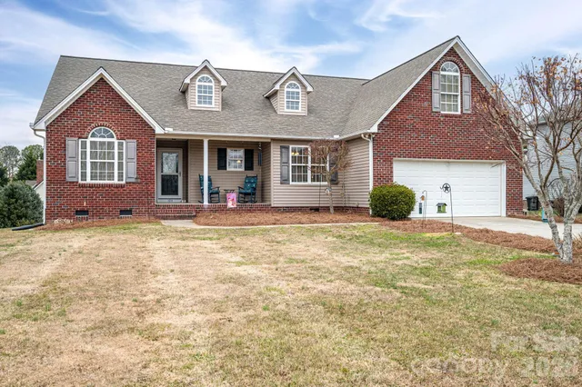 $465,000 | 104 Lakewood Drive, Kings Mountain, NC 28086