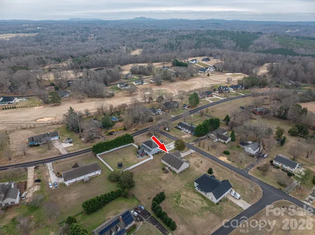 $465,000 | 104 Lakewood Drive, Kings Mountain, NC 28086