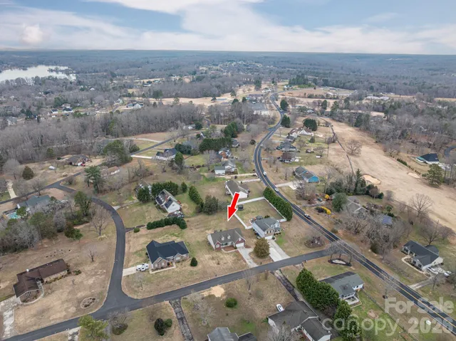 $465,000 | 104 Lakewood Drive, Kings Mountain, NC 28086