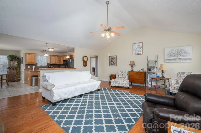 $465,000 | 104 Lakewood Drive, Kings Mountain, NC 28086