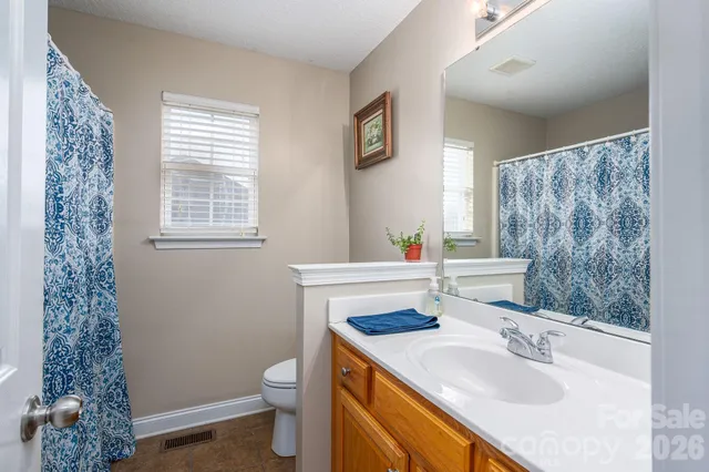 $465,000 | 104 Lakewood Drive, Kings Mountain, NC 28086