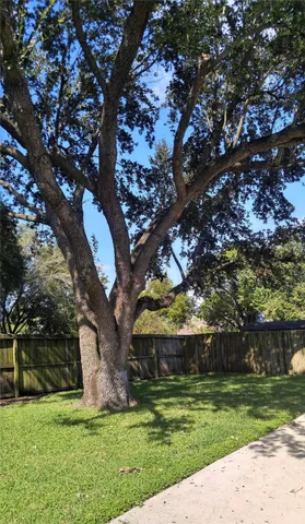 $1,950 | 3806 Pecan Circle, La Porte, TX 77571