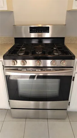 $1,950 | 3806 Pecan Circle, La Porte, TX 77571