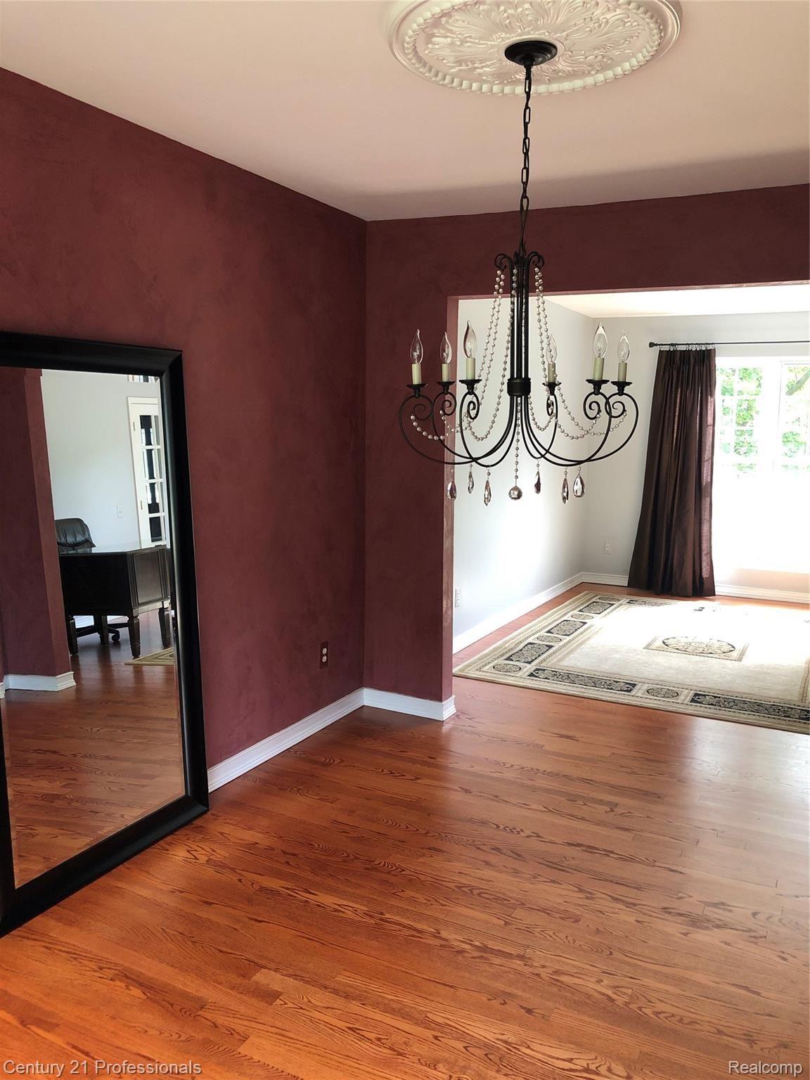 516 Bolinger Street Rochester, MI 48307 - Photo 10 of 11 FA07D504-8E5D-47CC-BC37-385A41B80534.jpeg