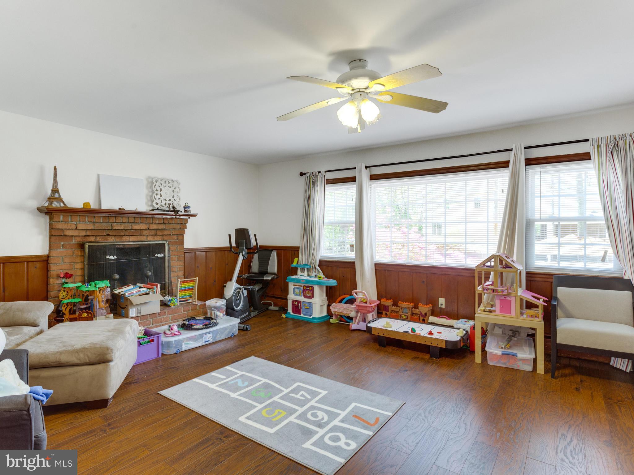 9016 Stark Road Annandale, VA 22003 - Photo 5 of 30 Family Room
