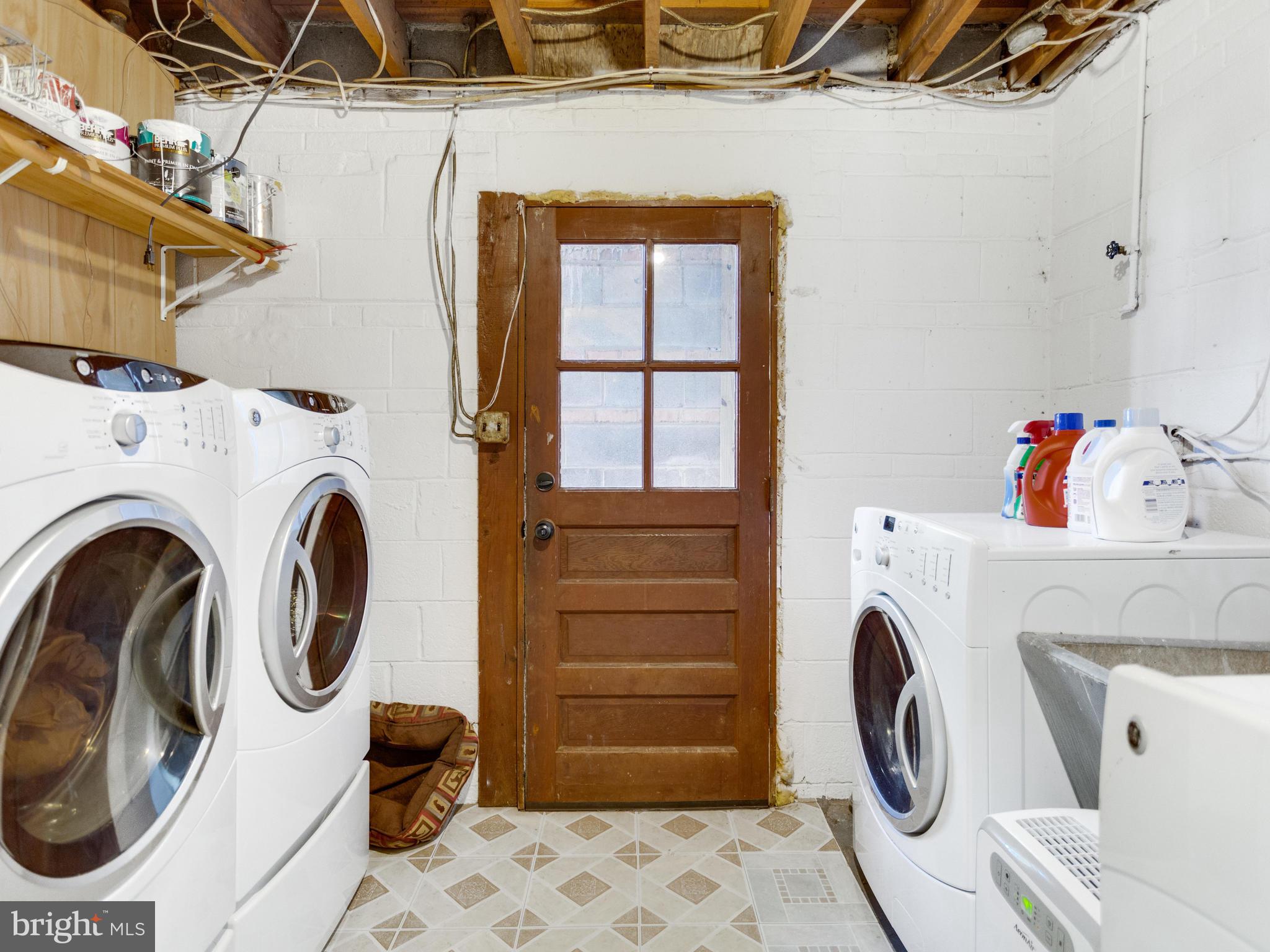 9016 Stark Road Annandale, VA 22003 - Photo 7 of 30 Laundry