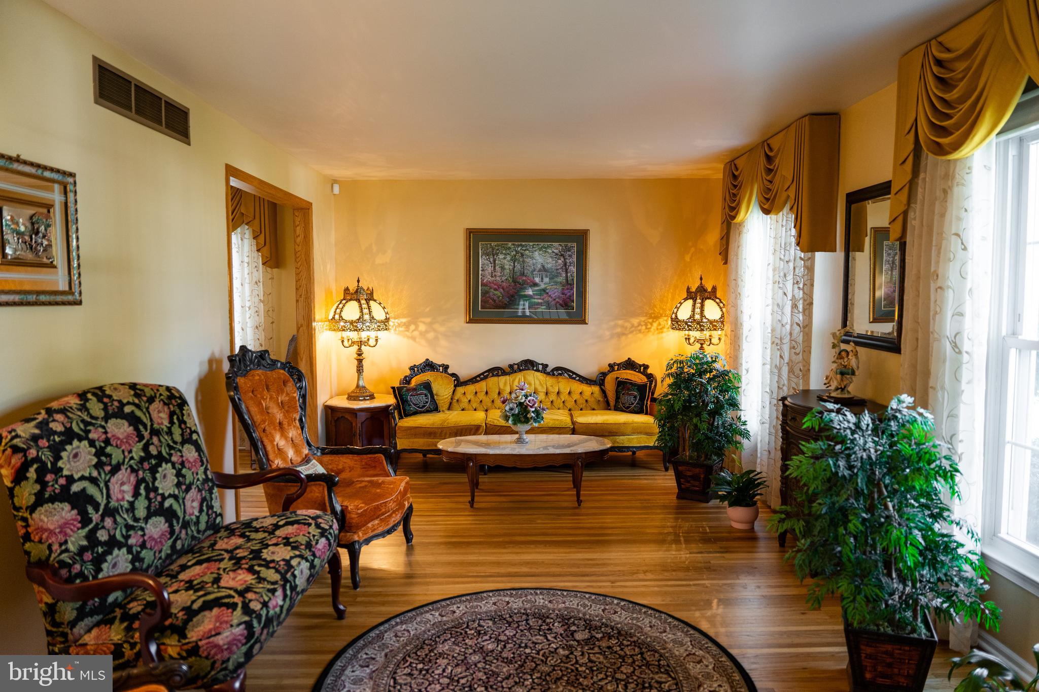 2556 Pettit Road Pennsauken, NJ 08109 - Photo 13 of 48 Sitting Room