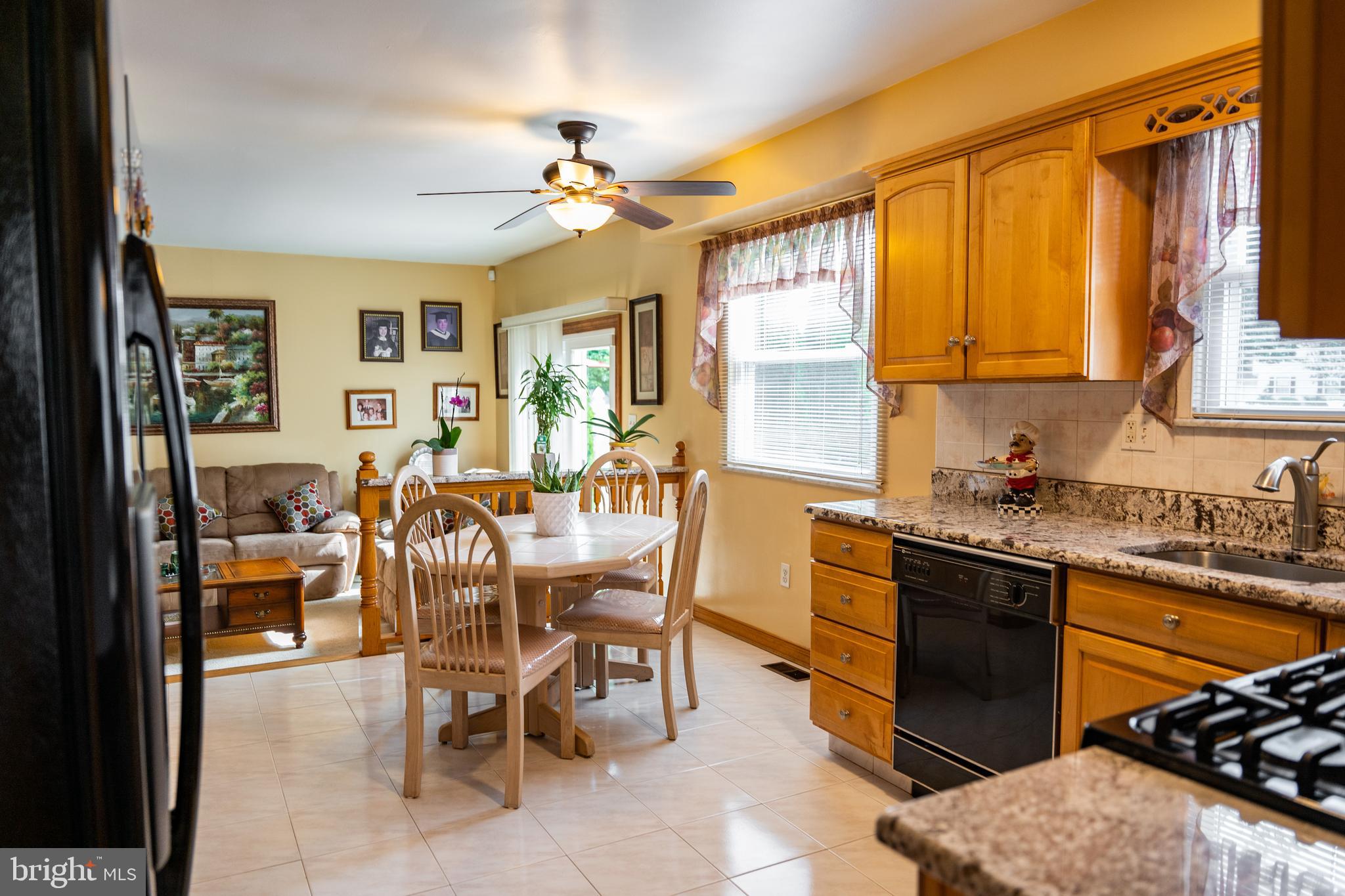 2556 Pettit Road Pennsauken, NJ 08109 - Photo 17 of 48 Kitchen
