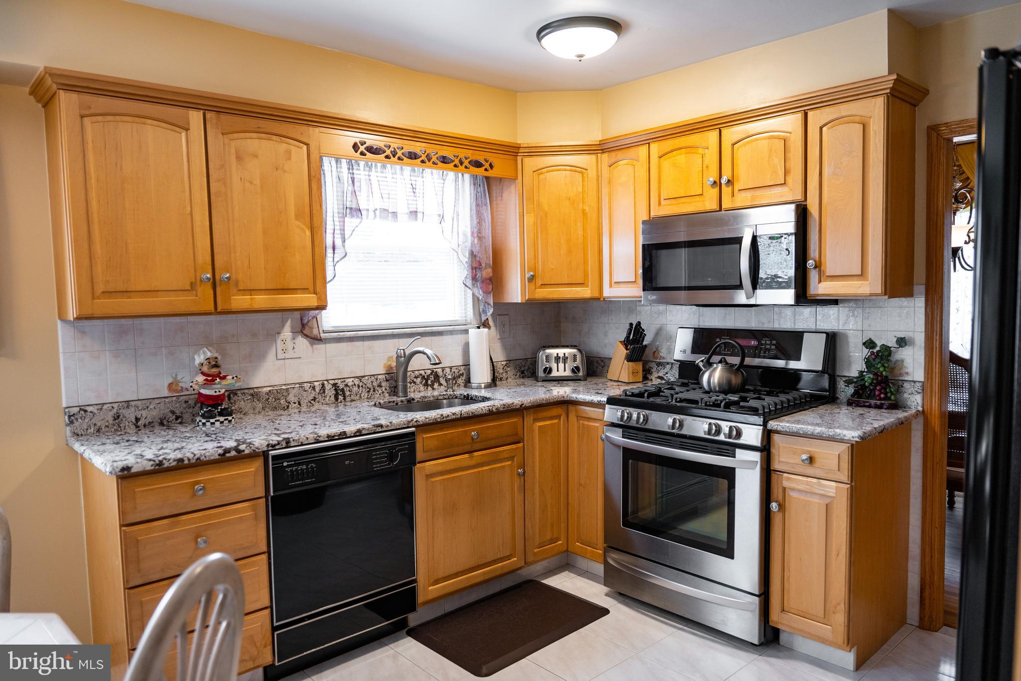 2556 Pettit Road Pennsauken, NJ 08109 - Photo 19 of 48
