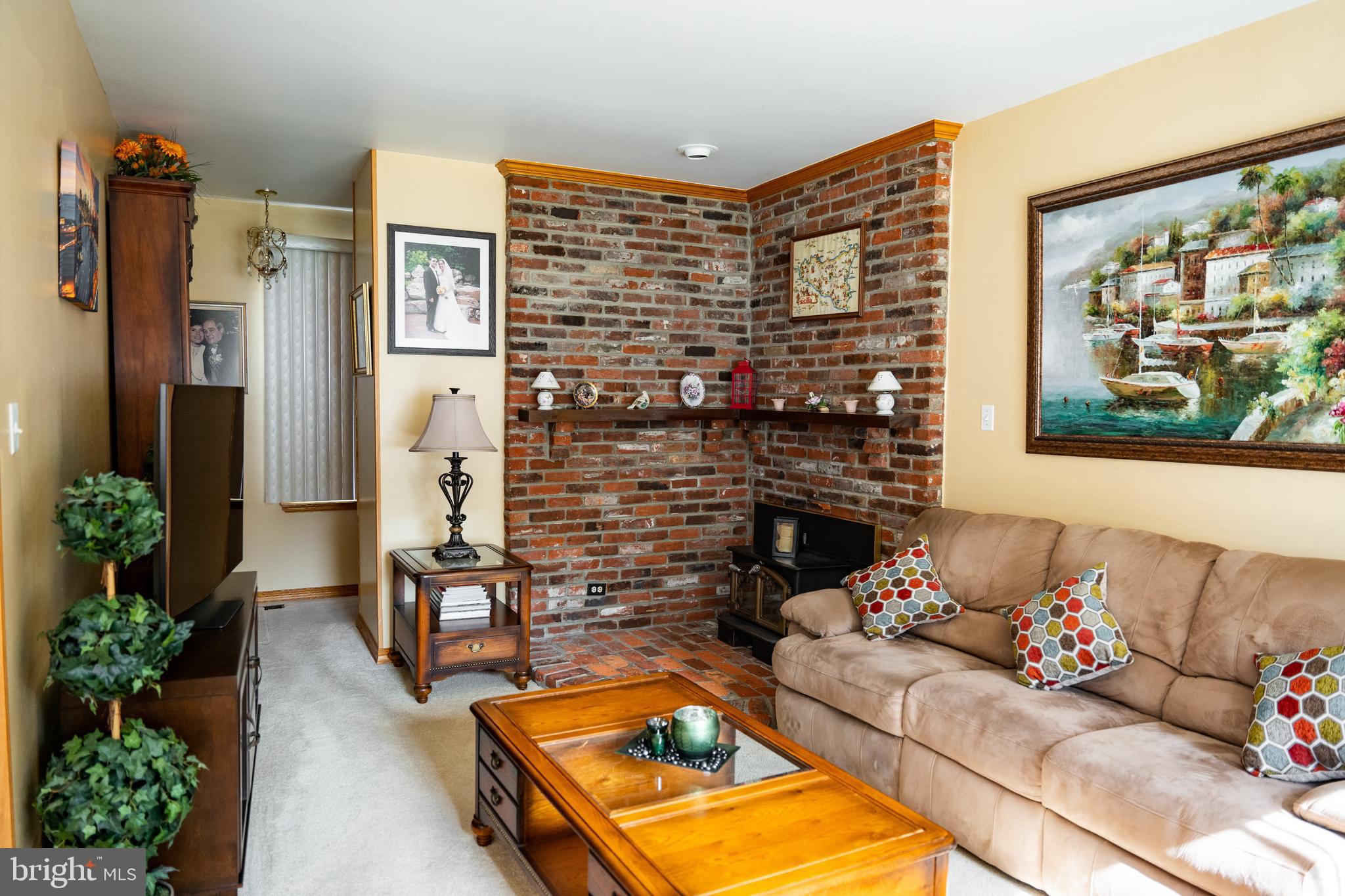2556 Pettit Road Pennsauken, NJ 08109 - Photo 22 of 48 Family Room