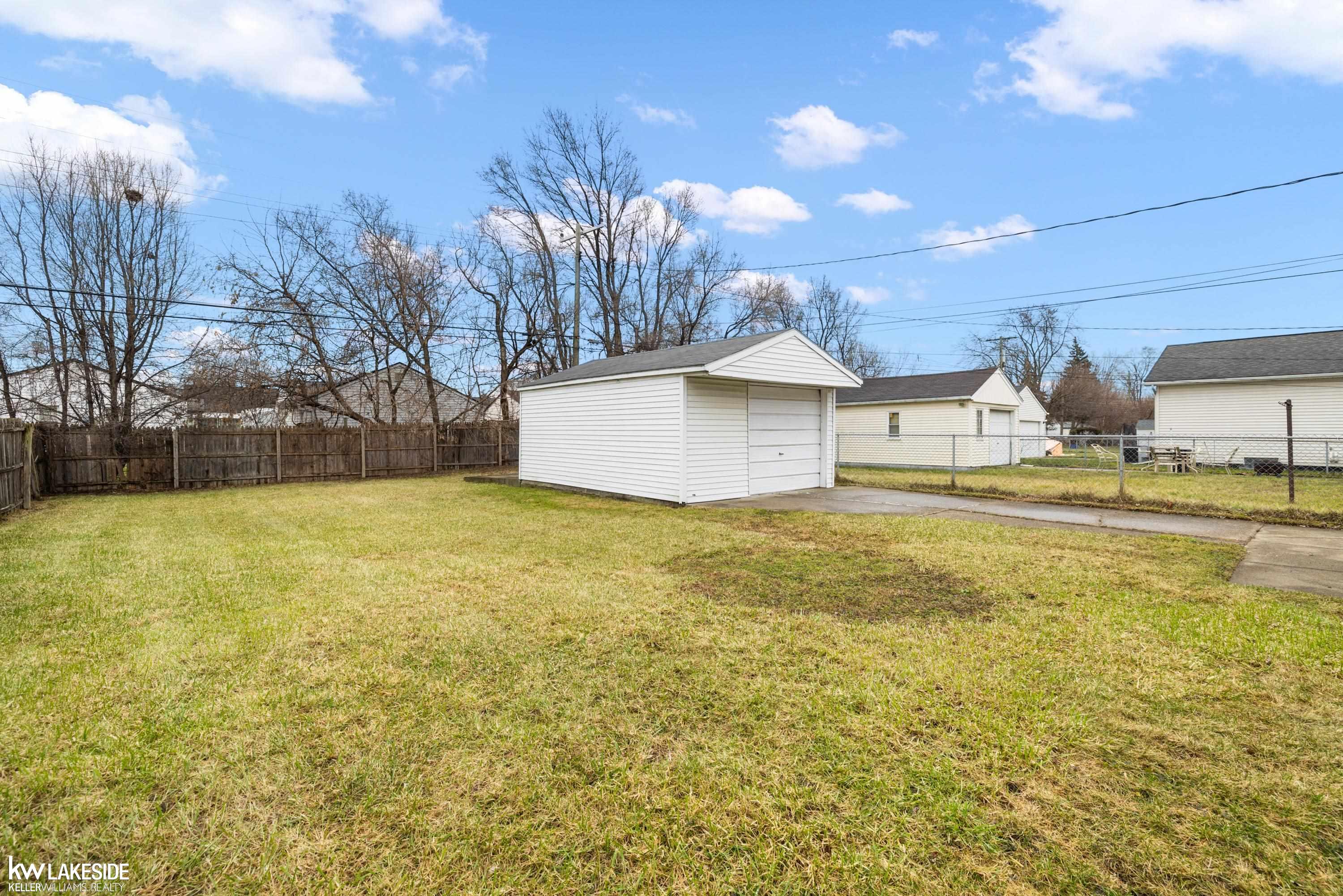 25816 Rosenbusch Boulevard Warren, MI 48089 - Photo 7 of 31