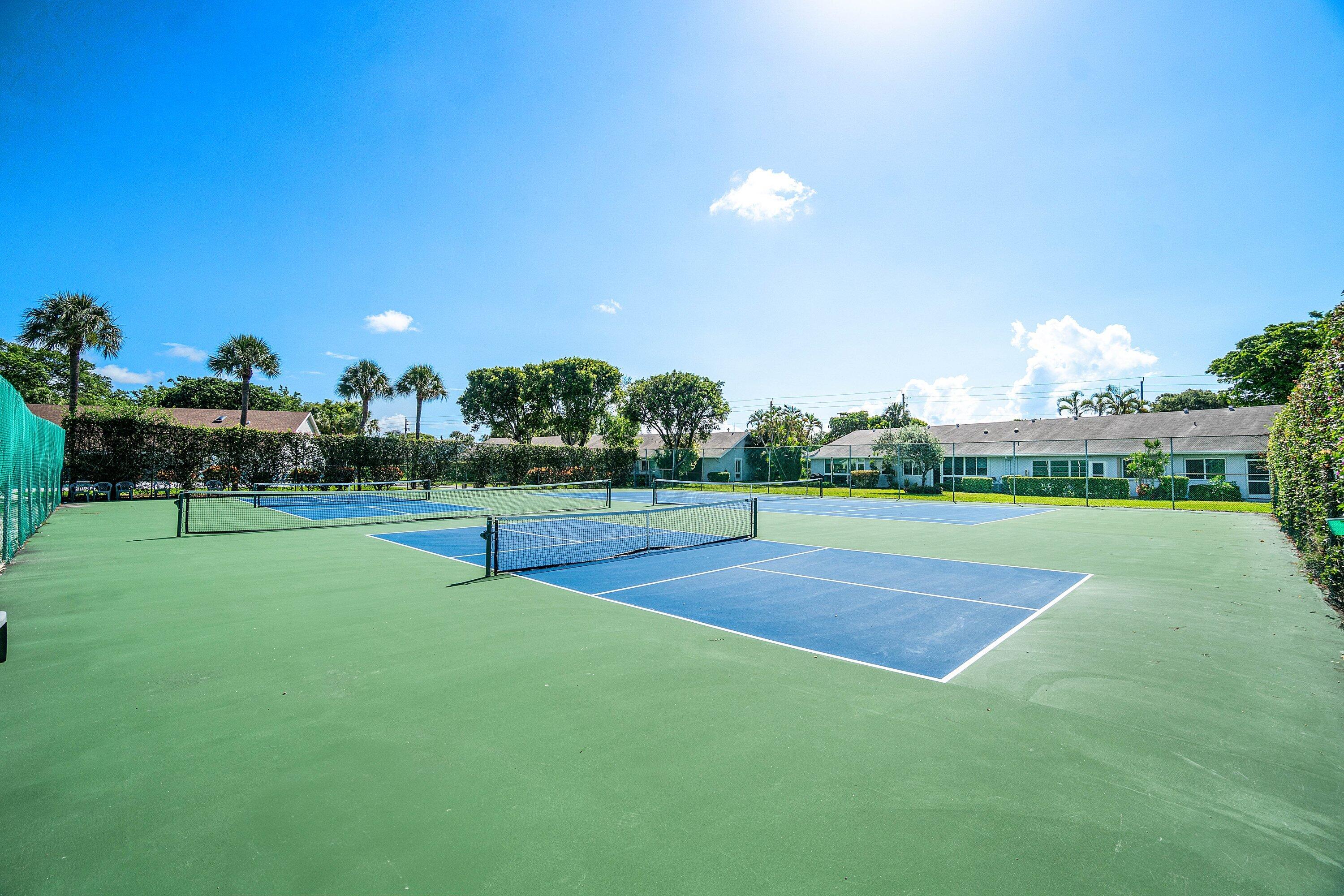 732 Lago Road Delray Beach, FL 33445 - Photo 37 of 42 Pickleball Courts