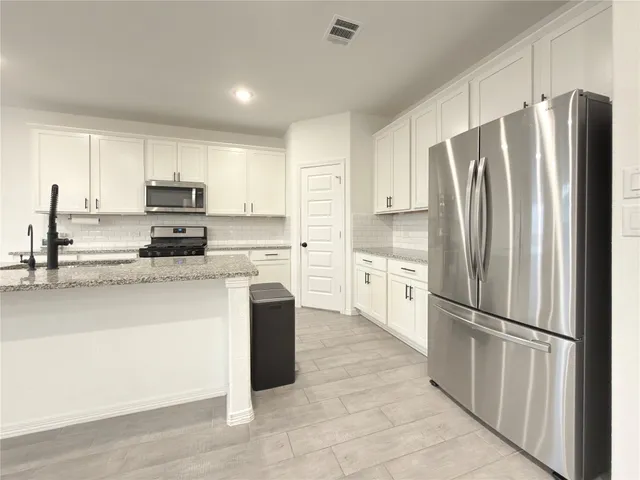 $2,500 | 9662 Caney Trails Road, Conroe, TX 77303