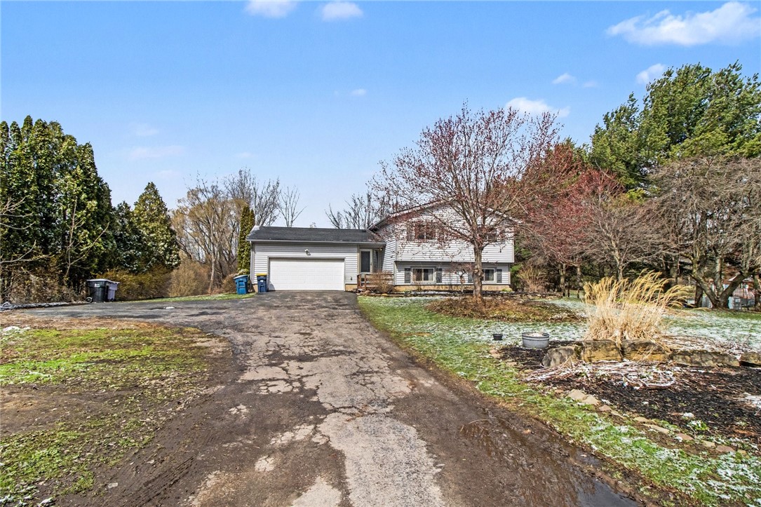 1333 Whitney Road Ontario, NY 14519 - Photo 3 of 31