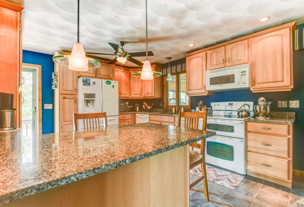 11 Chestnut Hill Road Middletown, RI 02842 - Photo 13 of 43 Gallery Image 13