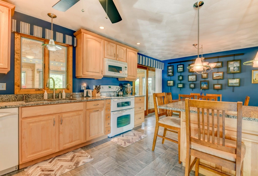 11 Chestnut Hill Road Middletown, RI 02842 - Photo 14 of 43 Gallery Image 14