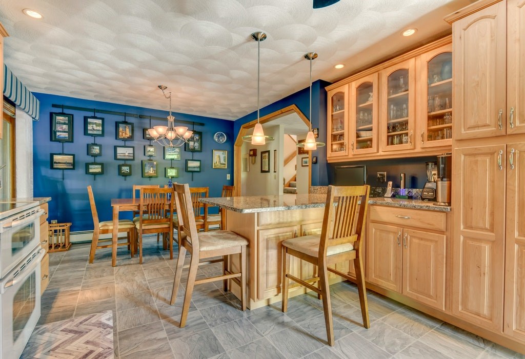 11 Chestnut Hill Road Middletown, RI 02842 - Photo 15 of 43 Gallery Image 15
