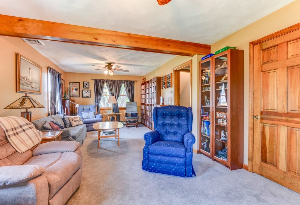 11 Chestnut Hill Road Middletown, RI 02842 - Photo 17 of 43 Gallery Image 17