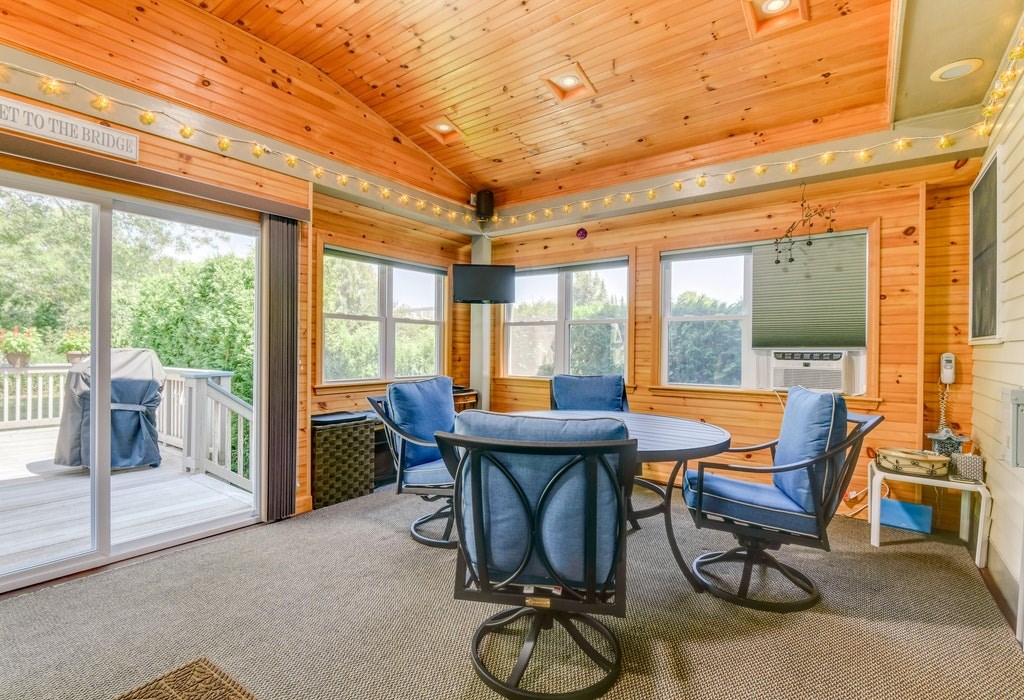 11 Chestnut Hill Road Middletown, RI 02842 - Photo 19 of 43 Gallery Image 19