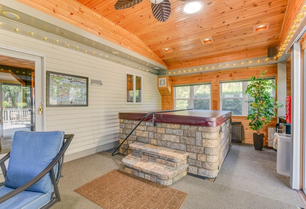 11 Chestnut Hill Road Middletown, RI 02842 - Photo 20 of 43 Gallery Image 20