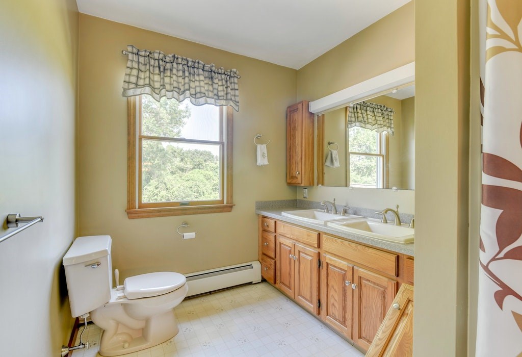 11 Chestnut Hill Road Middletown, RI 02842 - Photo 22 of 43 Gallery Image 22