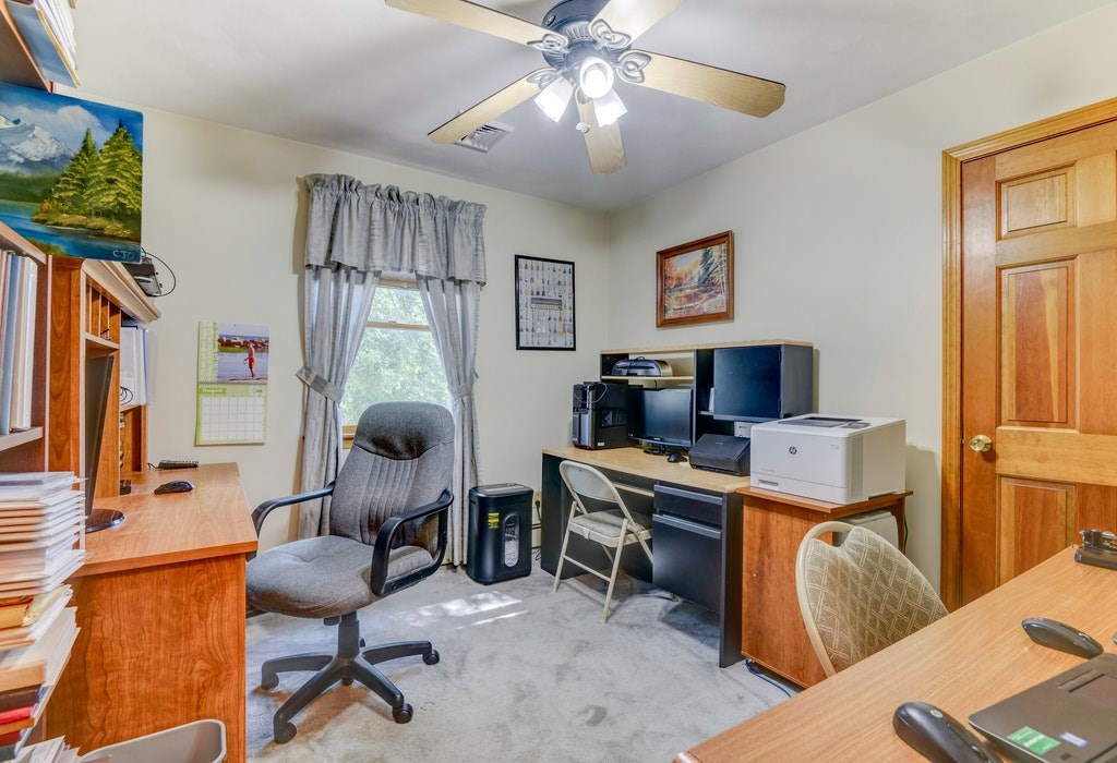 11 Chestnut Hill Road Middletown, RI 02842 - Photo 24 of 43 Gallery Image 24