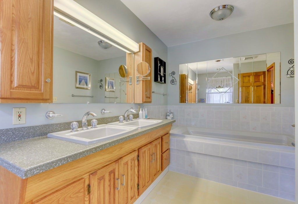 11 Chestnut Hill Road Middletown, RI 02842 - Photo 28 of 43 Gallery Image 28