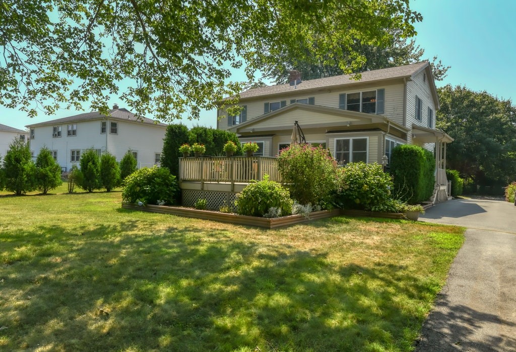 11 Chestnut Hill Road Middletown, RI 02842 - Photo 36 of 43 Gallery Image 36