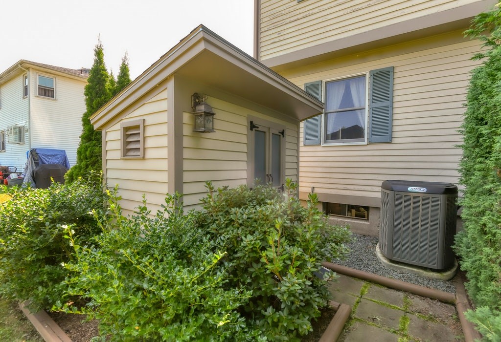 11 Chestnut Hill Road Middletown, RI 02842 - Photo 39 of 43 Gallery Image 39