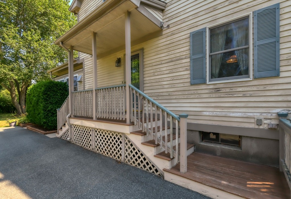 11 Chestnut Hill Road Middletown, RI 02842 - Photo 40 of 43 Gallery Image 40