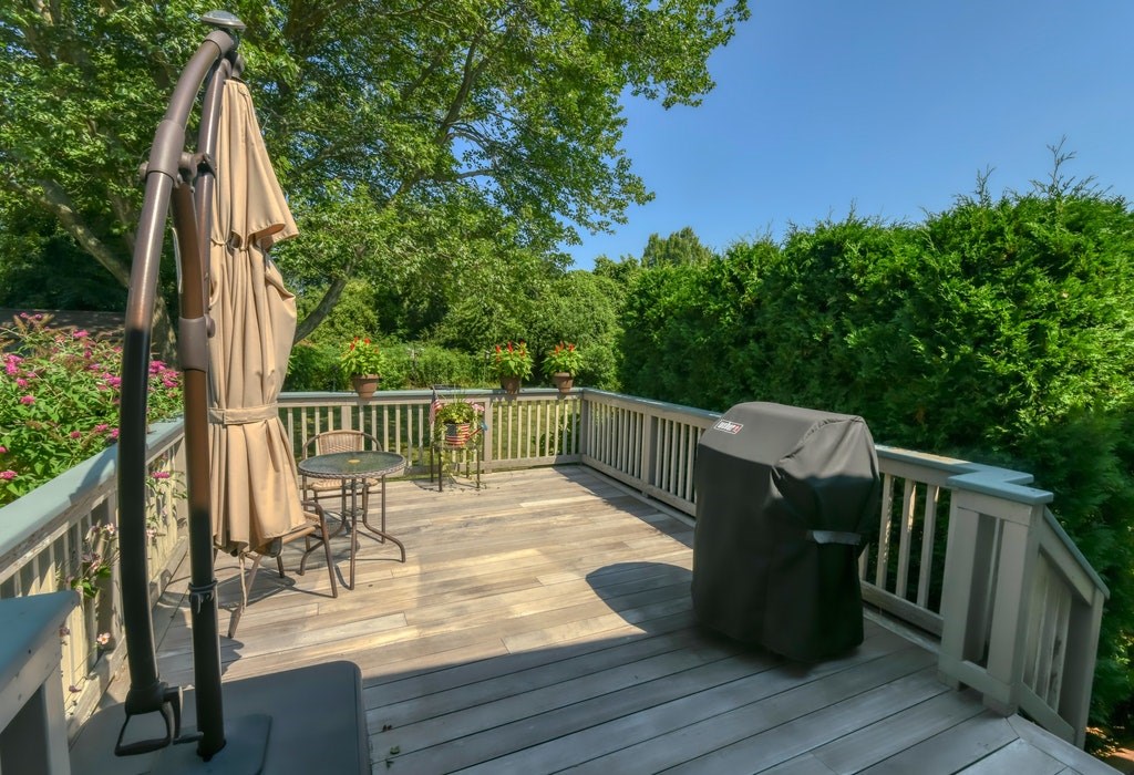 11 Chestnut Hill Road Middletown, RI 02842 - Photo 42 of 43 Gallery Image 42