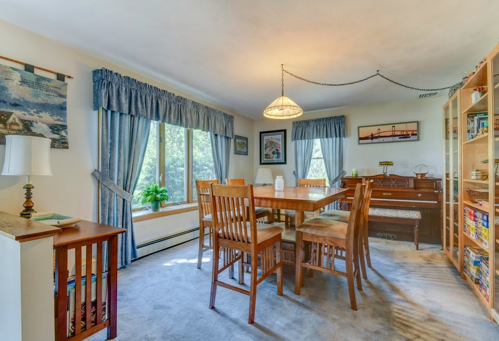 11 Chestnut Hill Road Middletown, RI 02842 - Photo 8 of 43 Gallery Image 8