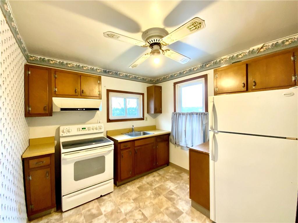 323 Prestley Road Bridgeville, PA 15017 - Photo 16 of 22 Second floor kitchen
